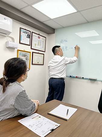 鴻安法律事務所 / 您最信賴的好朋友 / 法律諮詢 / 台北