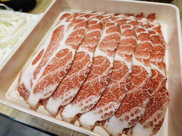 台北最強壽喜燒 / 潮肉壽喜燒 𝐂𝐡𝐚𝐨𝐫𝐚𝐮 𝐒𝐮𝐤𝐢𝐲𝐚